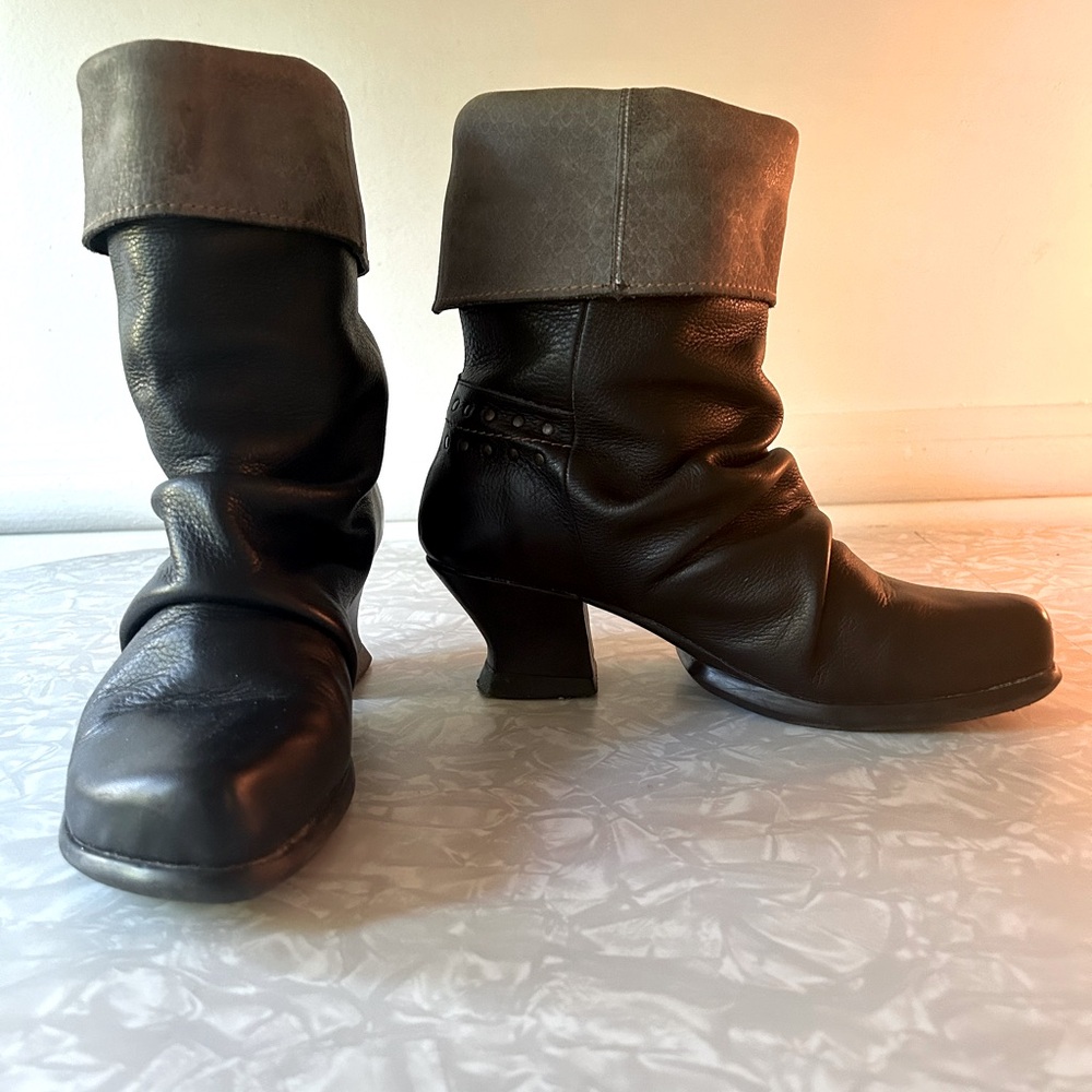 John Fluevog, black boots, grey fold down